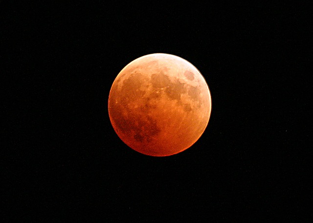 (Kanlı Ay) - Kova Burcunda Kader Belirleyen Ay Tutulması